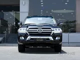 Toyota Land Cruiser GXR. Model 2020.