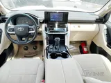 Toyota Land Cruiser GXR V6 2025