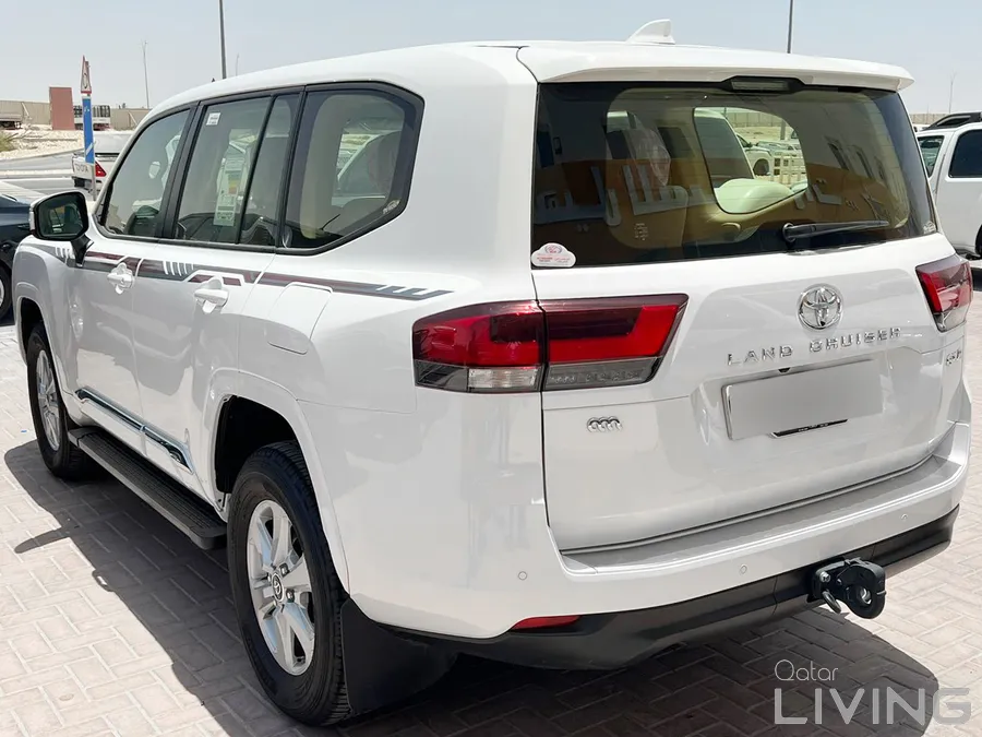 Toyota Land Cruiser GXR V6 2025