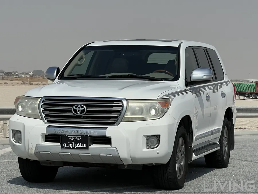 Toyota Land Cruiser Gxr v8 2015
