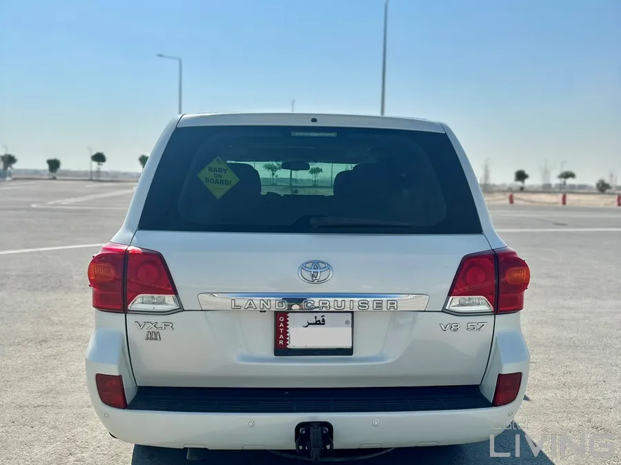 Toyota Land Cruiser V8 5.7 VXR 2015 Low Mileage 