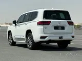 Toyota Land Cruiser VX 2023