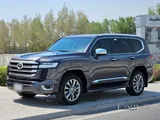 Toyota Land Cruiser VX 2023