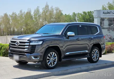 Toyota Land Cruiser VX 2023