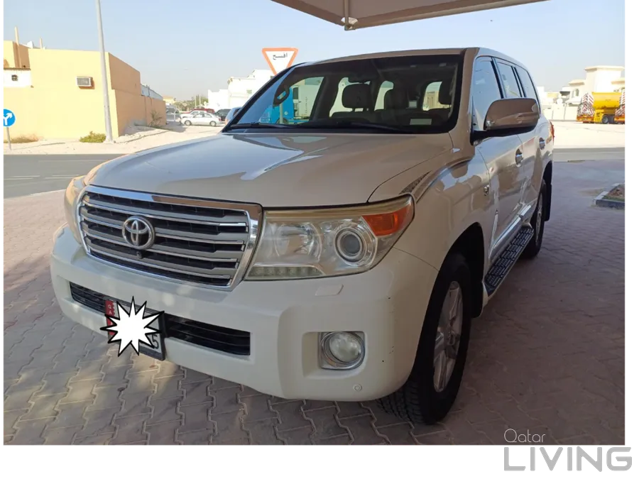 TOYOTA  LAND CRUISER  VXR  V8  2013 MODEL  REGISTERED IN 2014