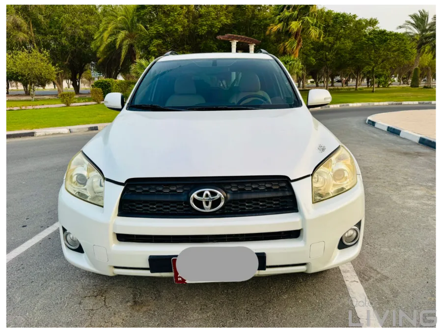 Toyota RAV4 2011 – 128,000km