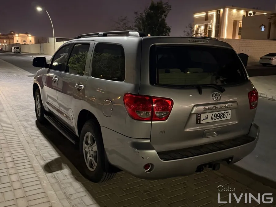 Toyota Sequoia 2011