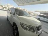 Urgent Sell Nissan Pathfinder ( Estamara -1 year valid)