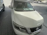 Urgent Sell Nissan Pathfinder ( Estamara -1 year valid)