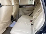 Volkswagen Touareg V6 (3.6L) Mid Option
