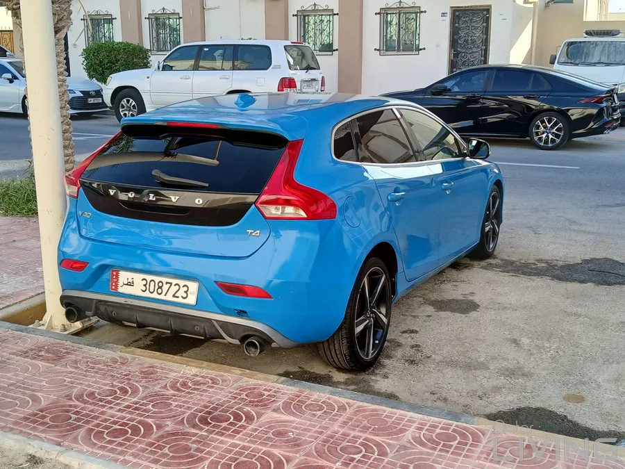🚘 Volvo V40 R-Design – 2014 | Sporty Hatchback | 87% Engine Health | 90K km | B