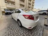 White Toyota Yaris – Smooth, Reliable, Family-Owned