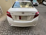 White Toyota Yaris – Smooth, Reliable, Family-Owned