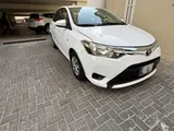 White Toyota Yaris – Smooth, Reliable, Family-Owned