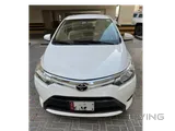 White Toyota Yaris – Smooth, Reliable, Family-Owned